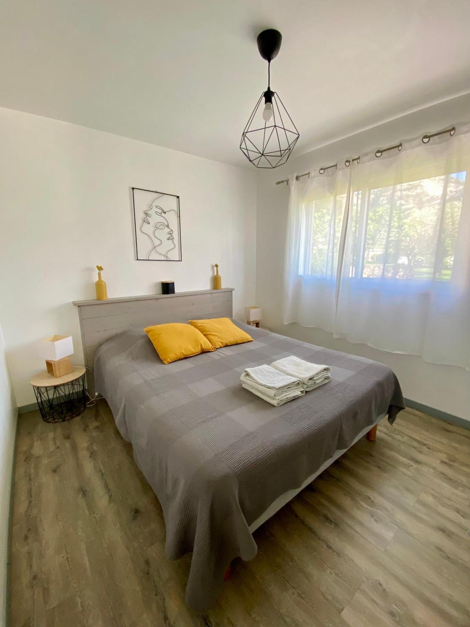 La Petite Maison Robion en Luberon Номер фото