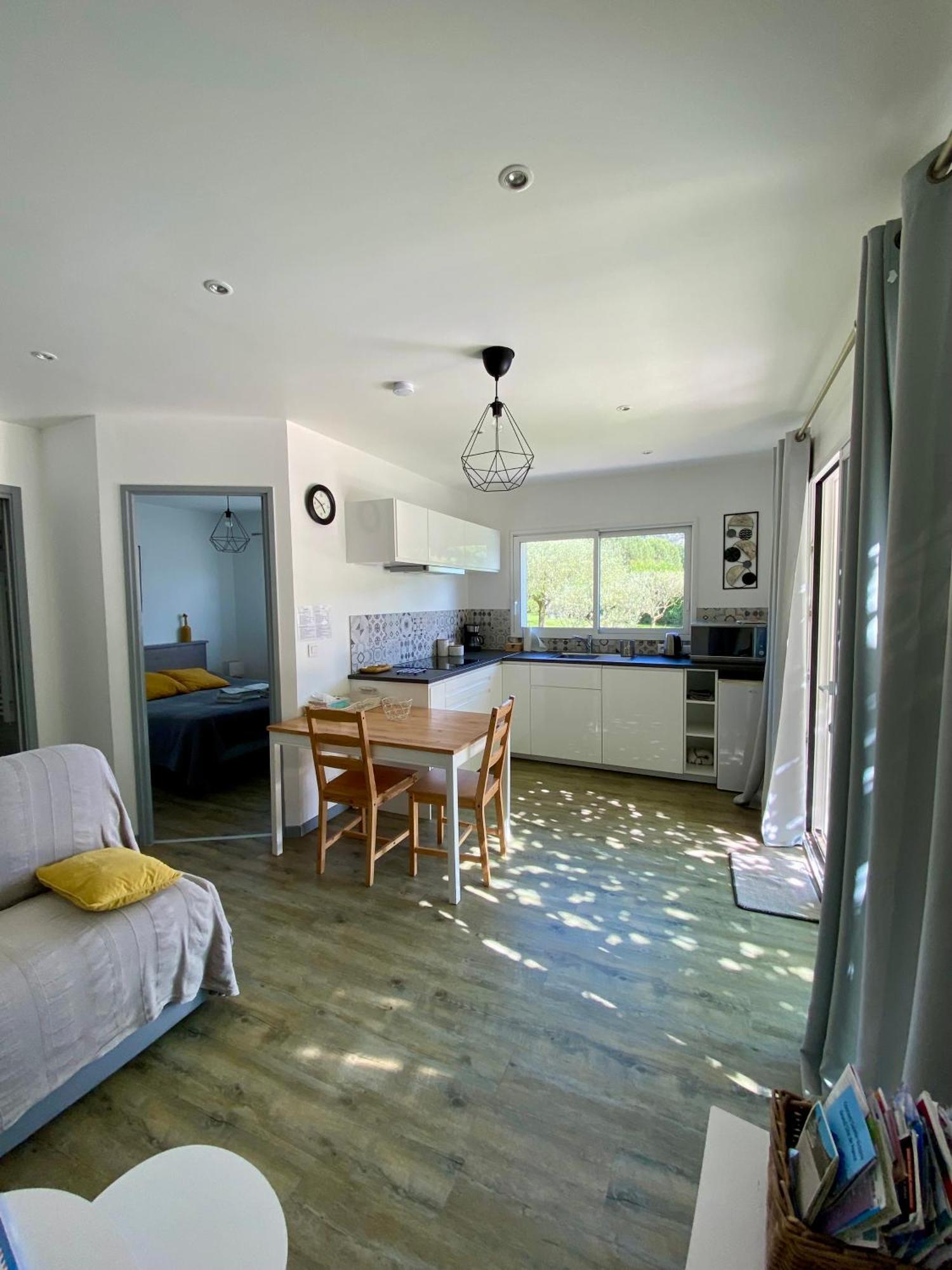 La Petite Maison Robion en Luberon Номер фото